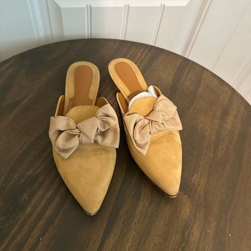 Slip-on Pointed Bow Mules - Khaki Suede, Size 10